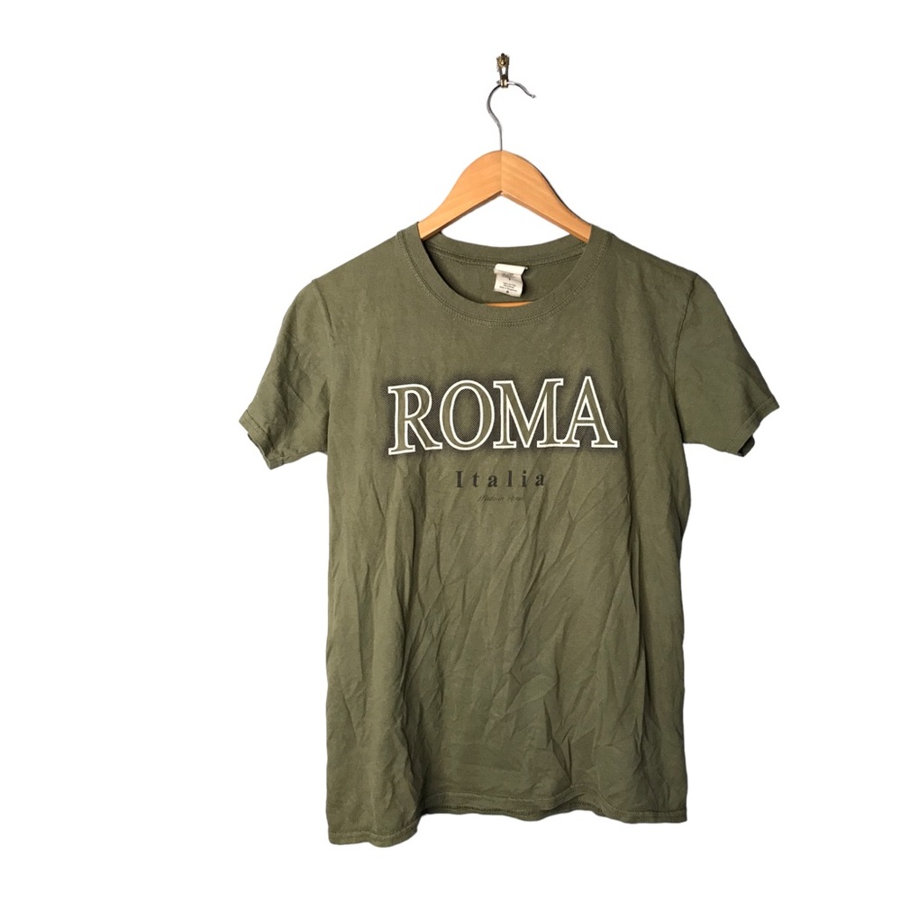 Green fitted tee Roma Italia softstyle graphic shirt •